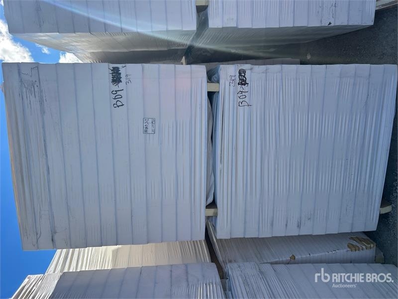 Palan et treuil Quantity of (8) 48in x 48 in Polyiso Insulation — occasion