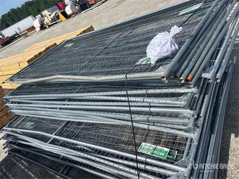 Quantity of Fencing Panels