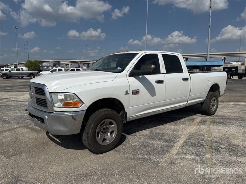 Fourgon utilitaire RAM 3500 — occasion 2012