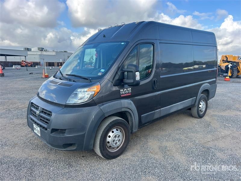 Fourgon utilitaire RAM Promaster 1500 ProMaster Cargo Van — occasion 2018