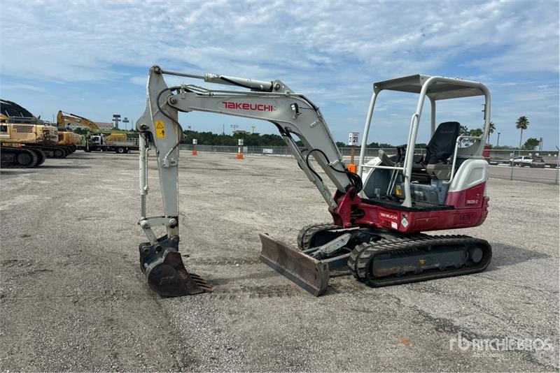 Takeuchi TB235-2