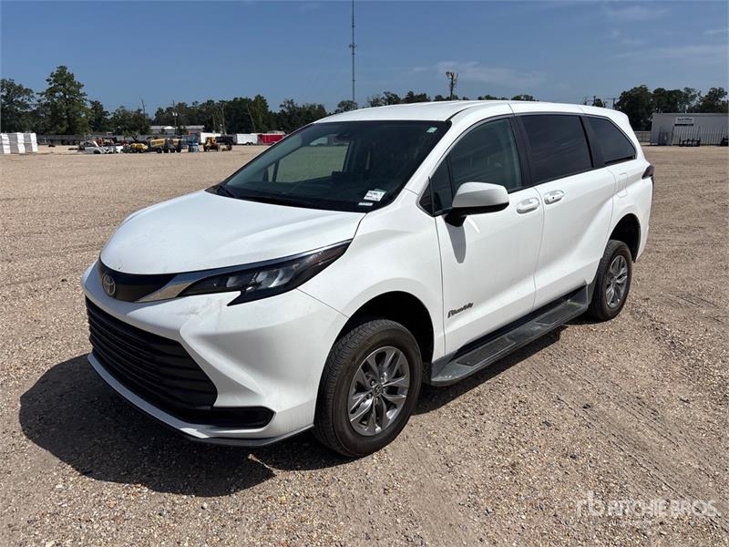 Voiture Toyota Sienna Hybrid Minivan — occasion 2024