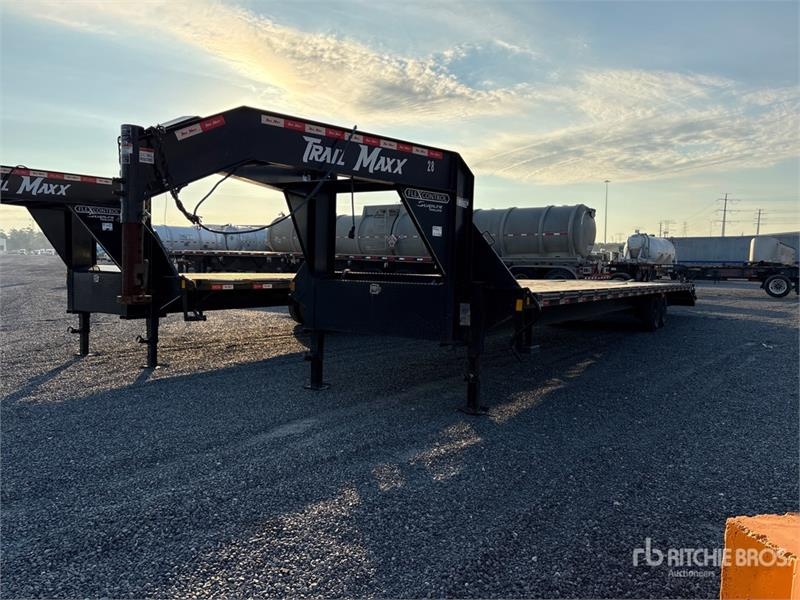 Remorque porte-engins TrailMax Max27-40 40 ft T/A Gooseneck Equipment — occasion 2025