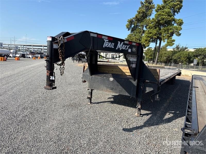 TrailMaxx 40 ft T/A Gooseneck Equipment Trailer