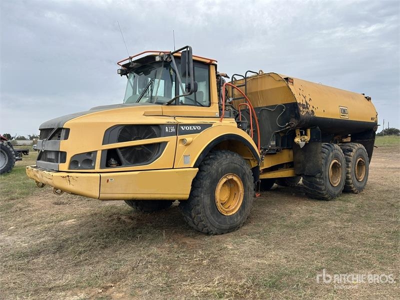 Camion citerne Volvo A25G 5000 gal 6x6 Articulated Water — occasion 2018, 10 981 h