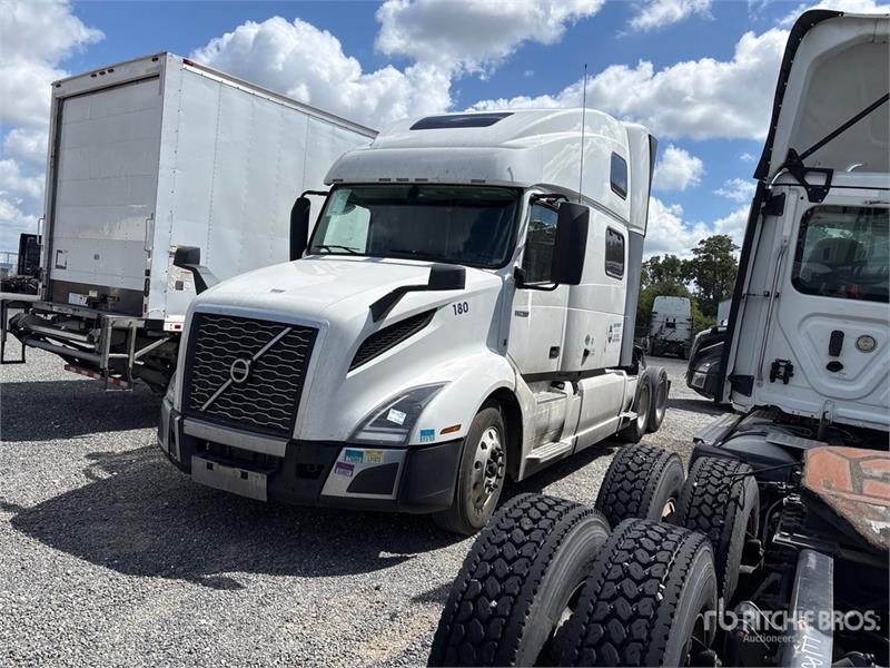 Volvo VNL860