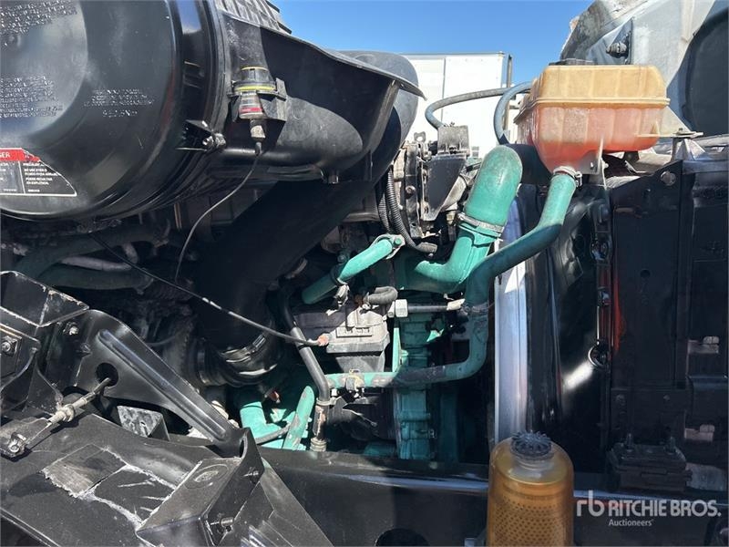 Hydrocureur Volvo VNM — occasion 2005
