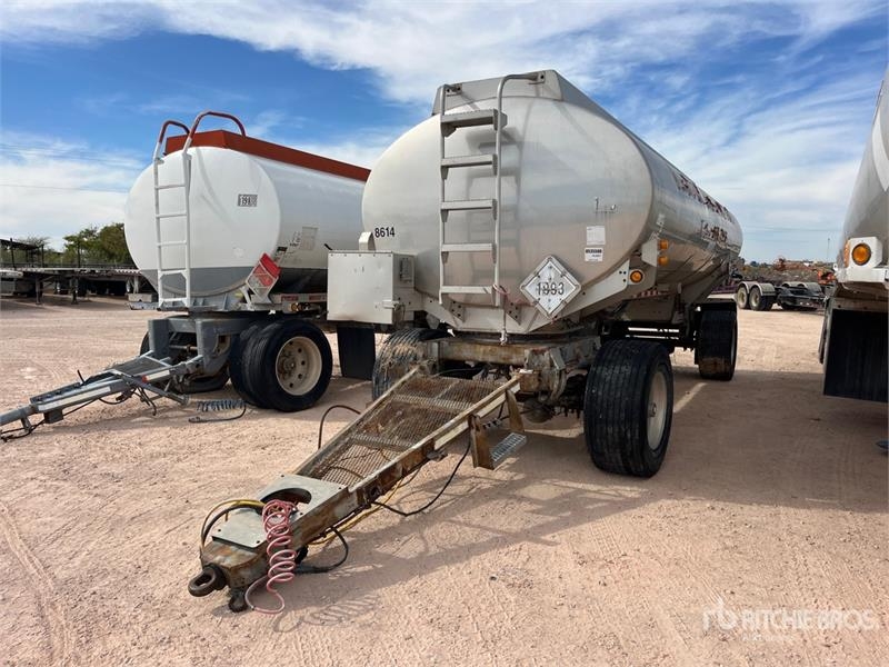 Remorque citerne Weld 9370 gal T/A Drawbar Spread Axle Pup Tanker T — occasion 1998