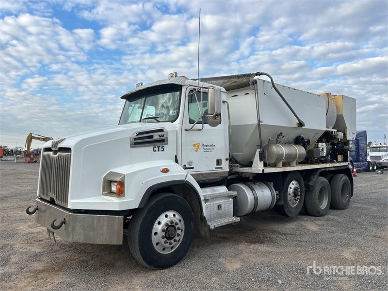 Camion malaxeur Western Star 4700 8x4 Volumetric Mixer — occasion 2018