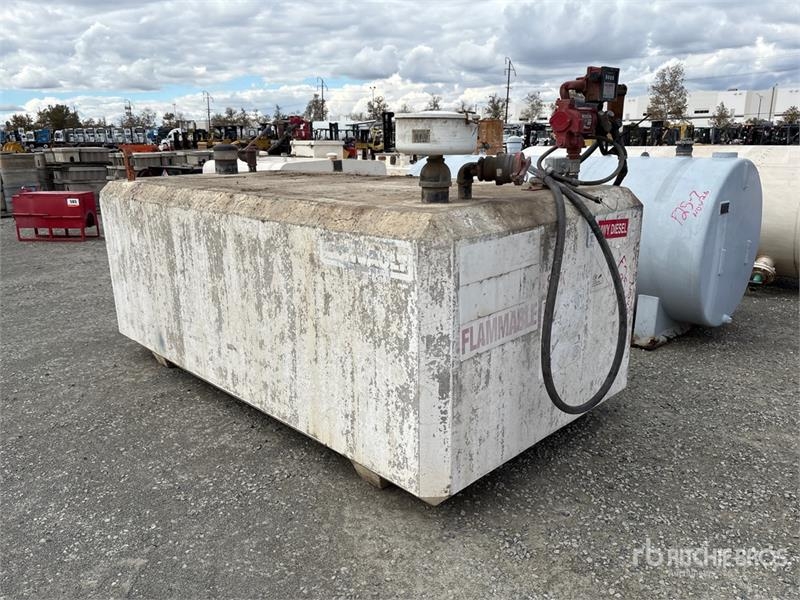 Réservoir de carburant 1000 gal Skid Mounted Concrete Diesel Double Wall — occasion
