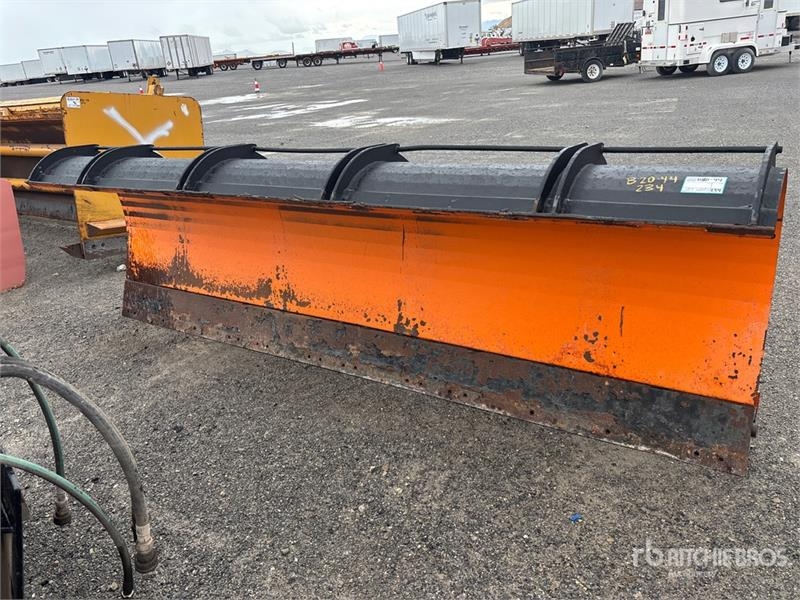 Chasse-neige 12 ft 2 Way Snow Plow - Fits — occasion