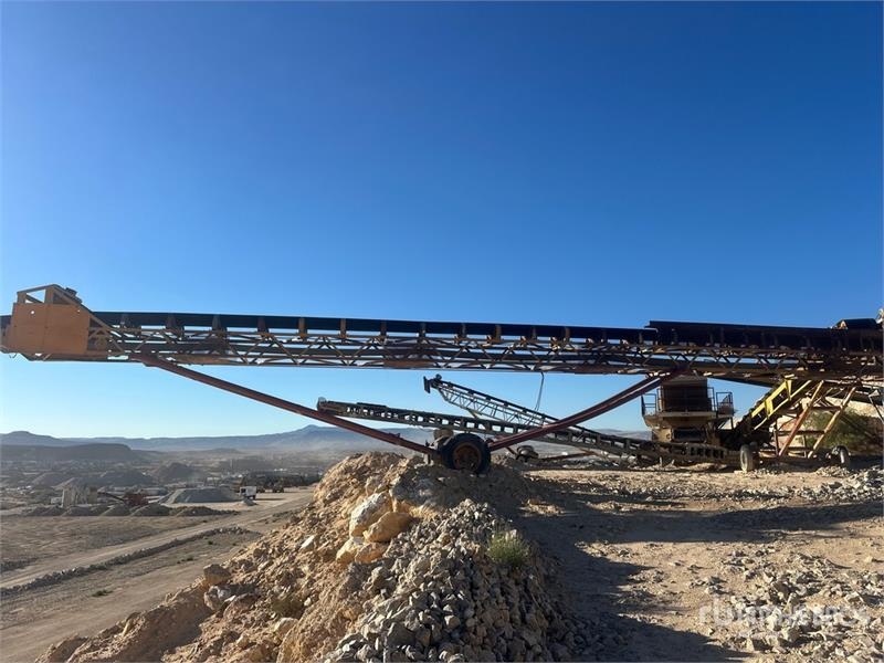30 in x 70 ft Radial Stacking Conveyor