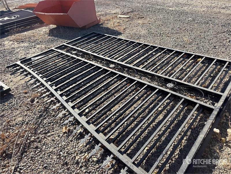 9 ft 6 in x 7 ft 5 in Bi-Parting Driveway Gate