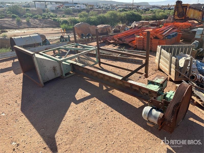 Aggregate Auger Feeder - Fits Calsnator