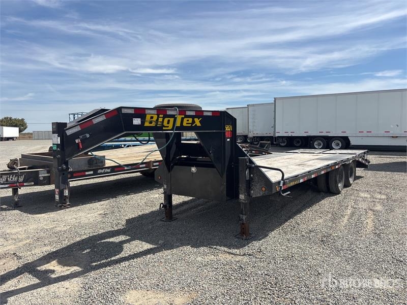 Big Tex 25 ft T/A Gooseneck Flatbed Trailer