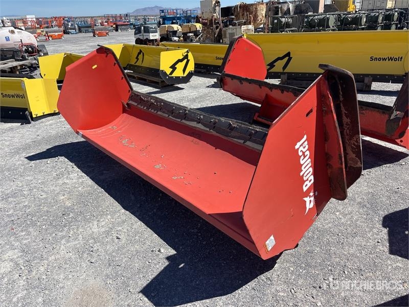 Chasse-neige Bobcat 10 ft 1 Way Snow Pusher - Fits Skid Steer — occasion