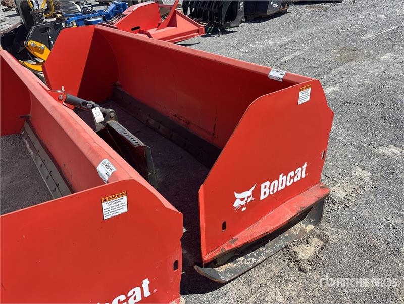 Chasse-neige Bobcat 10 ft Snow Pusher - Fits Skid Steer — occasion