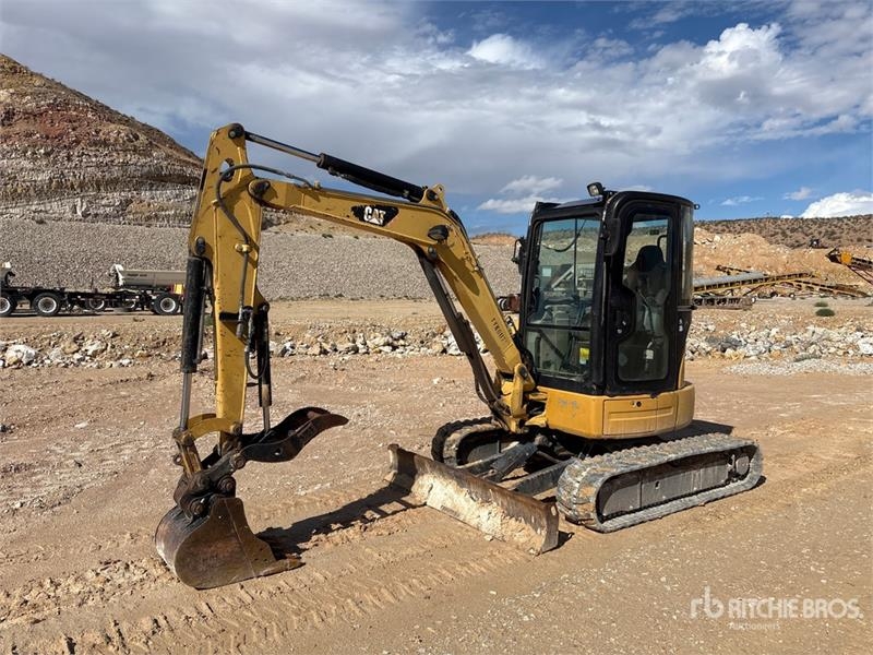 Mini-pelle Caterpillar 304D CR — occasion 2012, 3 379 h