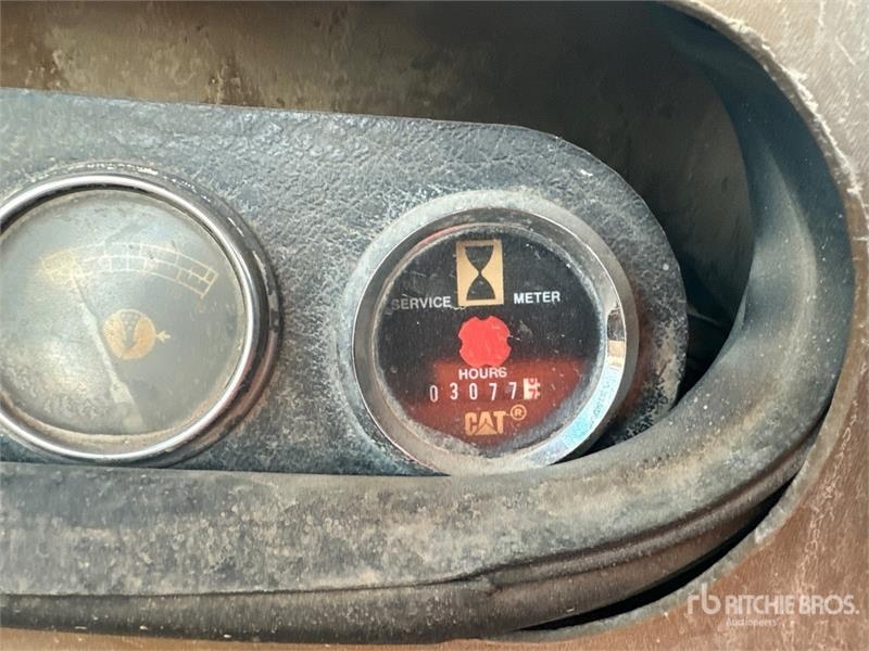 Camion citerne Caterpillar 613C 5000 gal Water Wagon — occasion 1984, 3 077 h