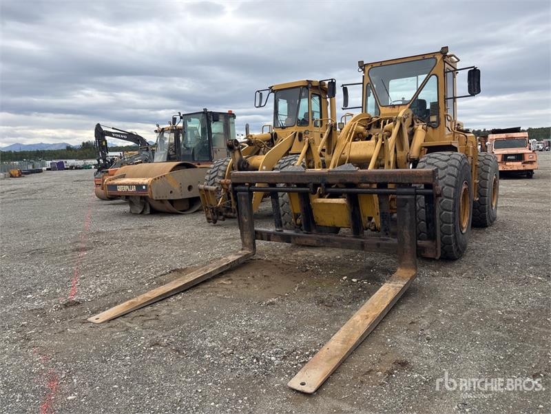 Chargeuse sur pneus Caterpillar 966C — occasion 1991