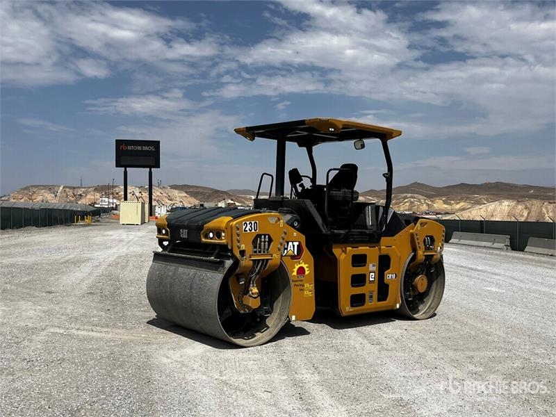CAT CB-10