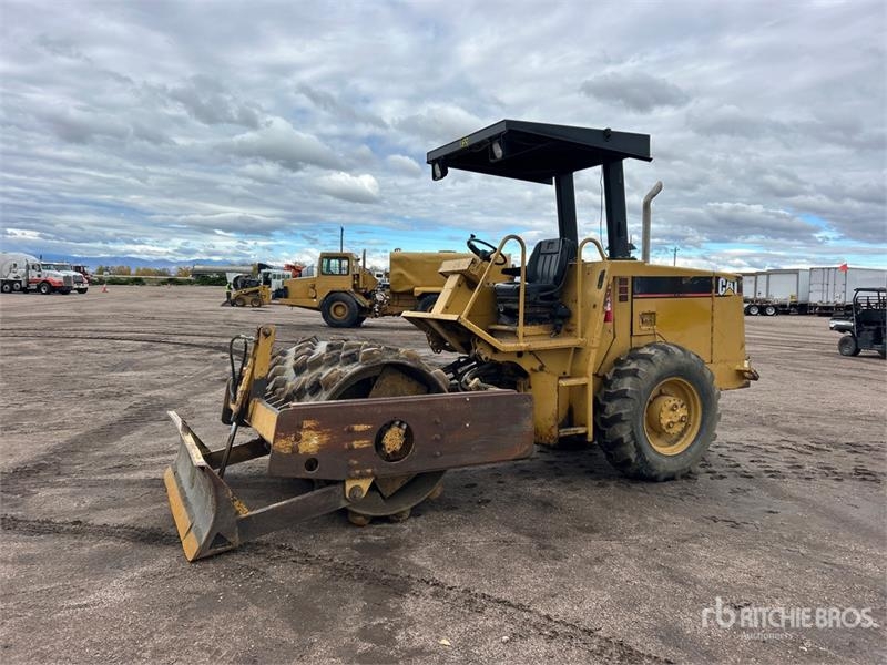 Rouleau monocylindre Caterpillar CP-433C Padfoot Drum Compactor — occasion 1999, 7 689 h