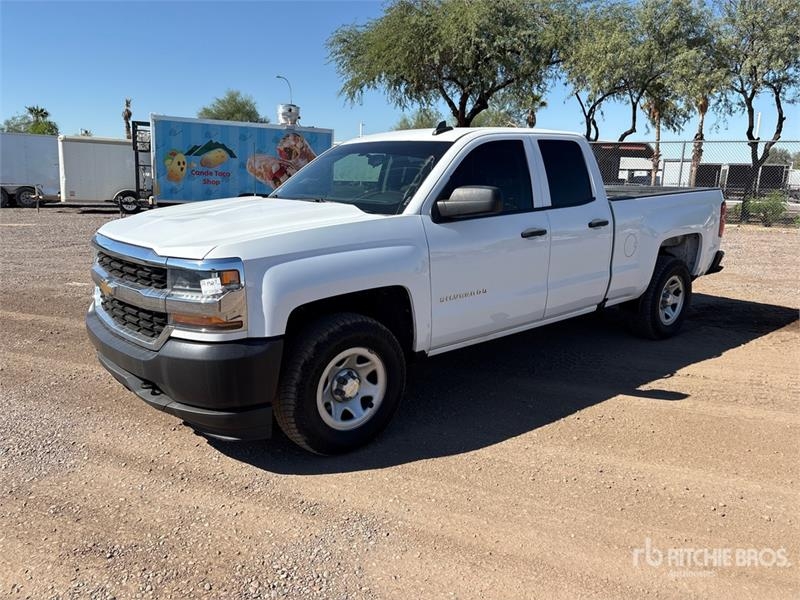 Fourgon utilitaire Chevrolet Silverado 1500 LD 4x4 Extended Cab Pickup — occasion 2019
