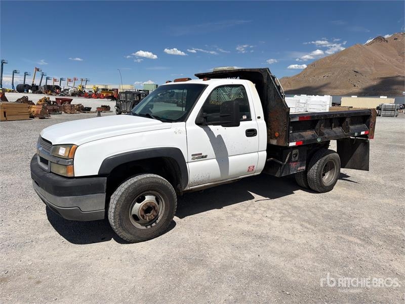 Camion benne Chevrolet Silverado 3500 — occasion 2004