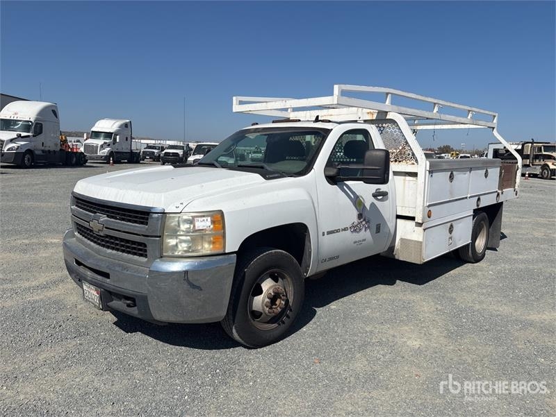 Camion plateau Chevrolet Silverado 3500HD — occasion 2009