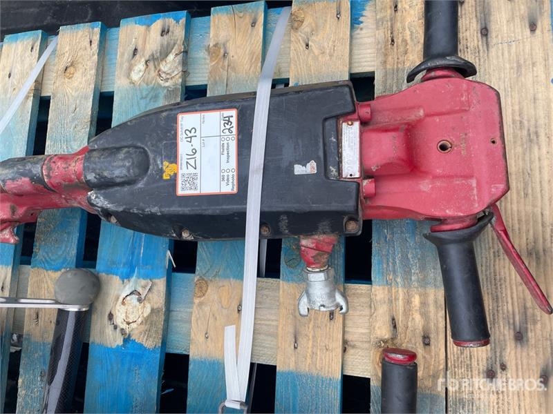 Charrue Chicago Pneumatic CP 1290 SVR Pneumatic Demolition Breaker — occasion 2018