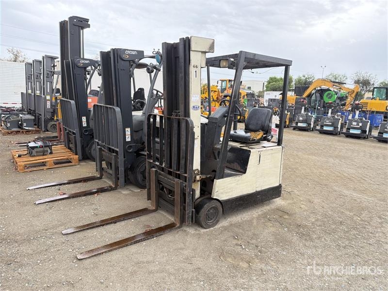 Crown 30SCTT 2500 lb Cushion Tire Forklift