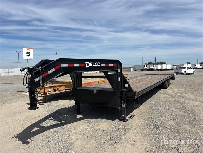 Delco 40 ft T/A Gooseneck Flatbed Trailer
