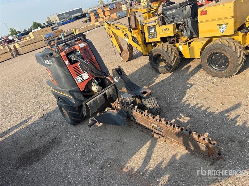 Ditch Witch R300