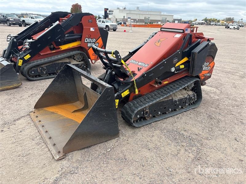 Chargeuse compacte Ditch Witch SK1750 Mini Compact Track — occasion 2025