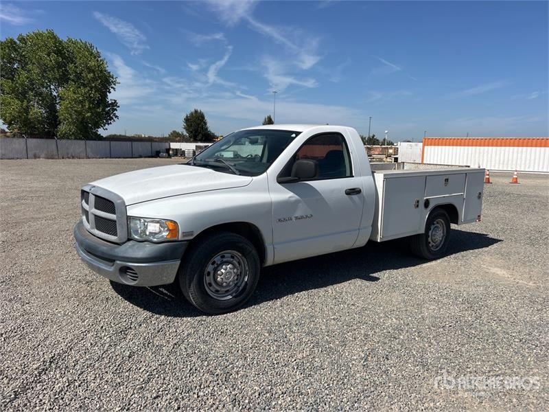 Utilitaire benne Dodge Ram 2500 — occasion 2005