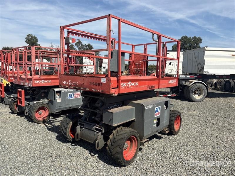 Dual Fuel Scissor Lift