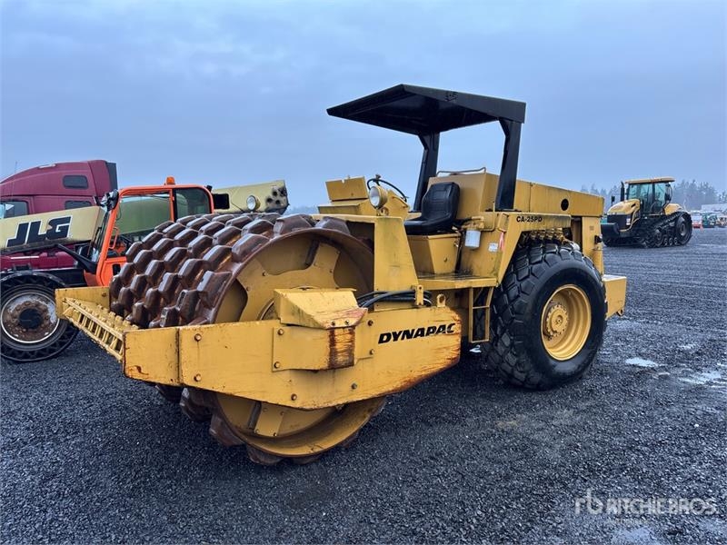 Rouleau monocylindre Dynapac CA25PD Padfoot Drum Compactor — occasion 1973