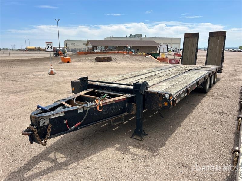 Felling FT-50-3 LP Plus 32 ft Tri/A Equipment Trailer