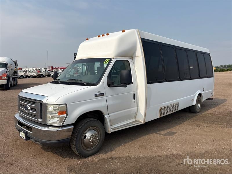 Ford E-450 Econoline