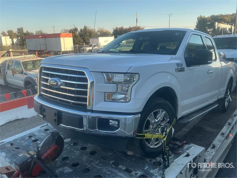 Fourgon utilitaire Ford F-150 XLT 4x2 Extended Cab Pickup — occasion 2017