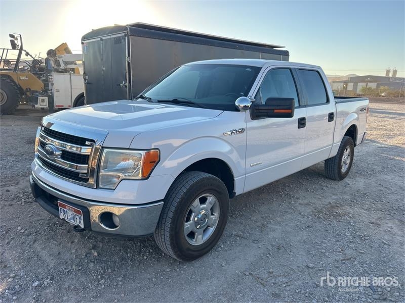 Fourgon utilitaire Ford F-150 XLT 4x4 Crew Cab Pickup — occasion 2013