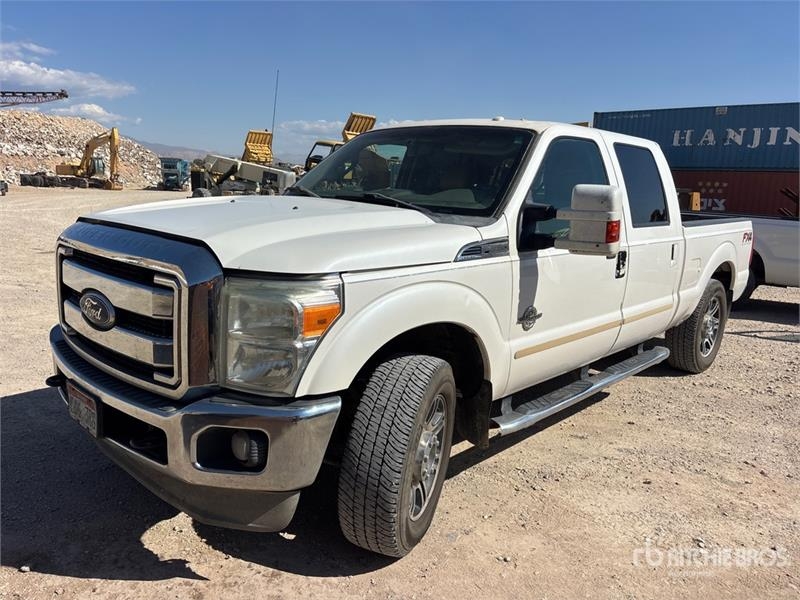 Fourgon utilitaire Ford F-250 FX4 4x4 Crew Cab Pickup — occasion 2014
