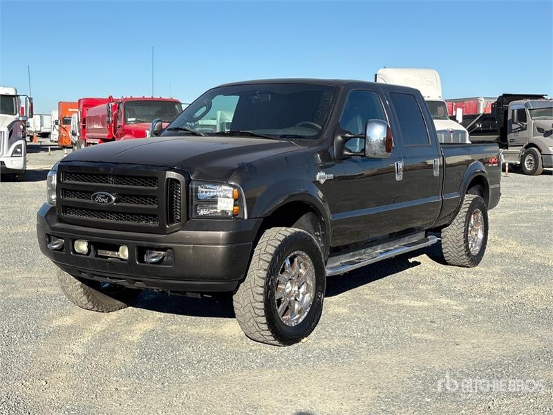 Fourgon utilitaire Ford F-250 Harley-Davidson Edition 4x4 Crew Cab Pickup — occasion 2007