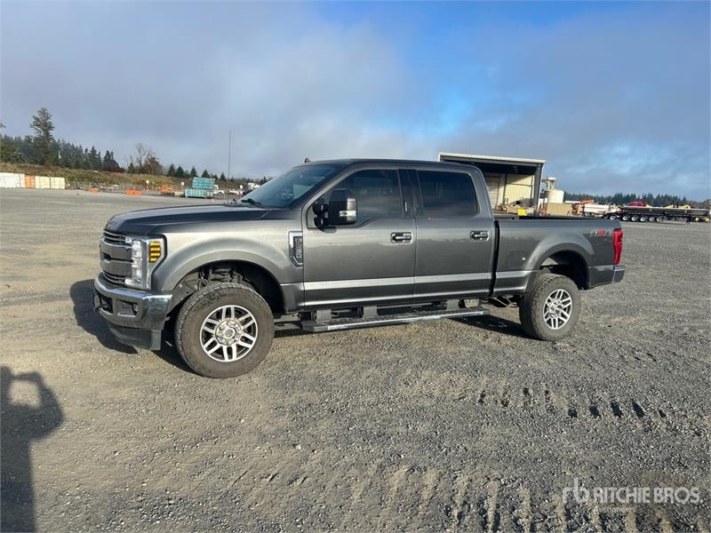 Fourgon utilitaire Ford F-250 Lariat 4x4 Crew Cab Pickup — occasion 2019