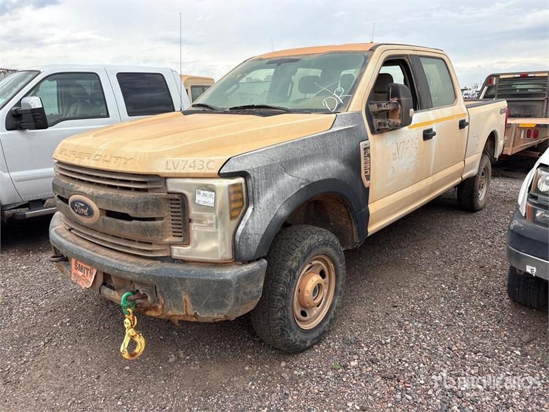 Fourgon utilitaire Ford F-250 XL 4x4 Crew Cab Pickup (Inoperable) — occasion 2018