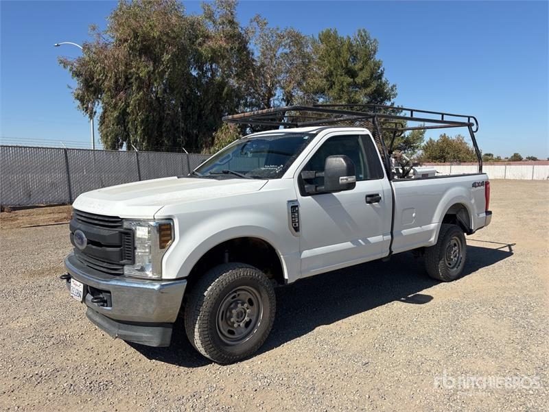 Fourgon utilitaire Ford F-250 XL 4x4 Pickup — occasion 2019
