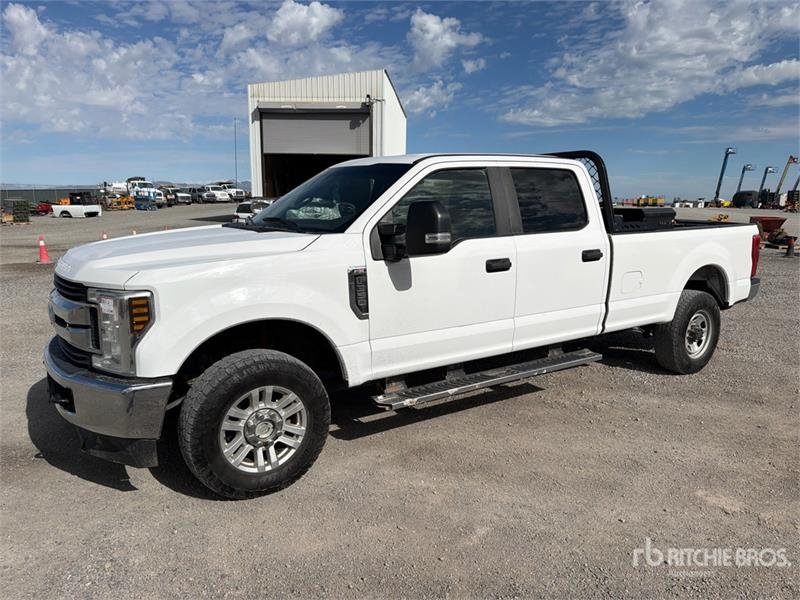 Fourgon utilitaire Ford F-350 — occasion 2019