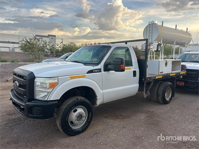 Camion plateau Ford F-350 XL 4x4 Flatbed — occasion 2013, 31 865 h
