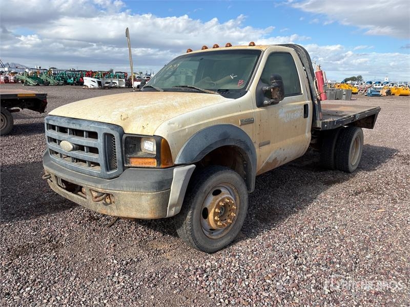 Camion plateau Ford F-450 — occasion 2007
