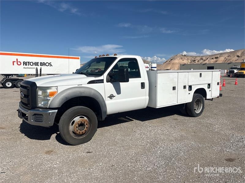 Utilitaire benne Ford F-450 — occasion 2012